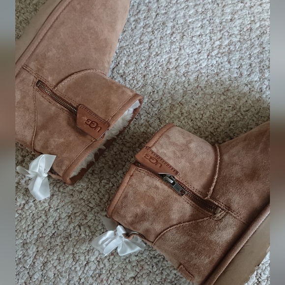 UGG Classic mini Bailey zip boots in light brown size 10 - Picture 6 of 16